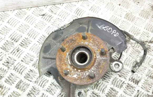 Chrysler Town & Country V Front wheel hub