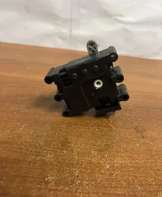 Toyota RAV 4 (XA20) Intake manifold valve actuator/motor 1715J D2251