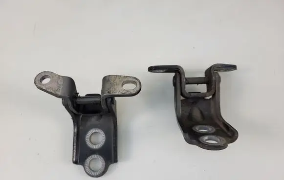 SsangYong Tivoli Front door hinge set 