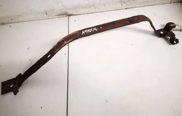 Fuel tank mounting bracket