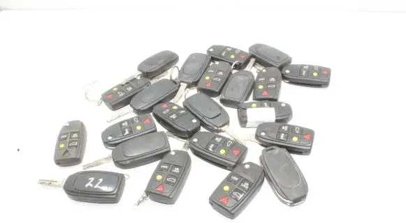 Volvo XC90 Ignition key/card 8688800 8666773