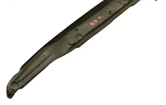 Audi Q3 8U Fender end trim 8U0821111A