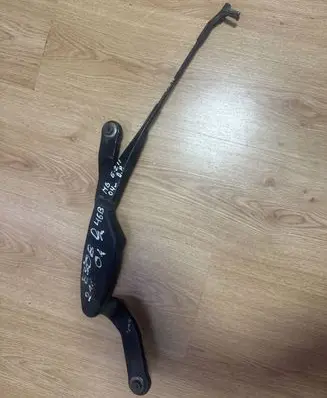 Mercedes-Benz E W211 Front wiper blade arm