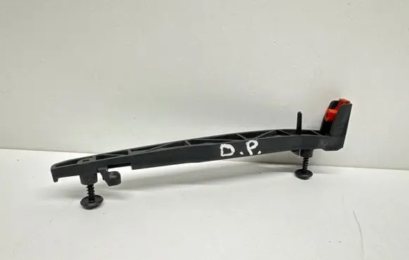 Front bumper mounting bracket
