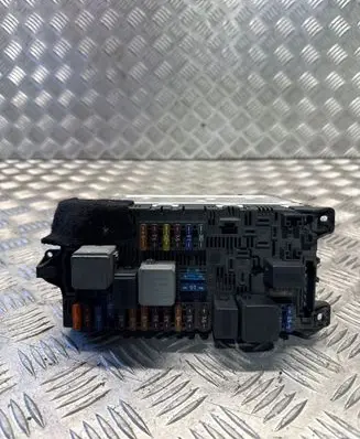Mercedes-Benz E W211 Fuse module 2115453101