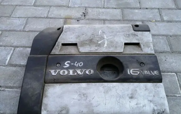 Volvo S40, V40 Engine cover (trim) 30811833