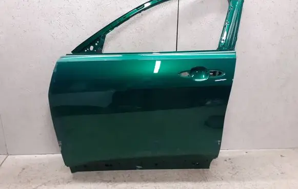 Alfa Romeo Tonale Front door
