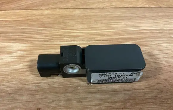 Ford Mondeo Mk III Airbag deployment crash/impact sensor 1S7T14B342AD 030613 23EB0041D713