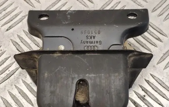 Audi A4 S4 B5 8D Tailgate/trunk/boot lock/catch/latch 8D9827520A