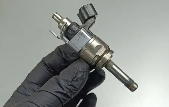 Mitsubishi Outlander IV Fuel injector 166006RA0A