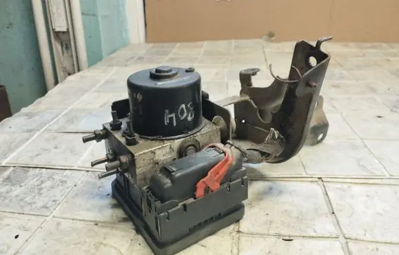 Nissan Almera Tino ABS Pump 47600BU910 06210901573