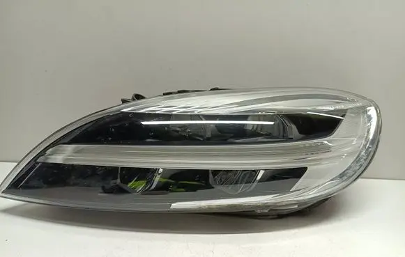 Volvo V40 Headlight/headlamp 32228483