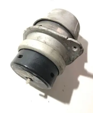 Porsche Cayenne (92A) Engine mount bracket 7L8199131F