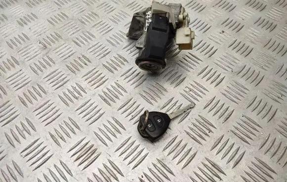 Toyota Auris 150 Ignition lock N0502638
