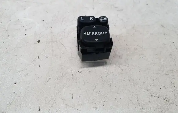 Toyota Avensis T250 Wing mirror switch 183575