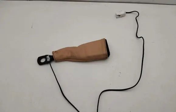 Front seatbelt buckle