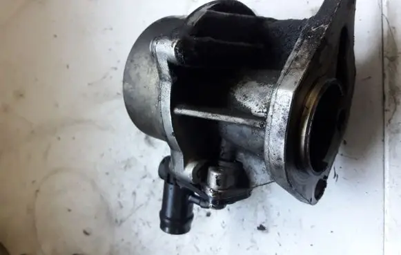 Renault Trafic II (X83) Vacuum pump