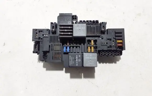 Mercedes-Benz GLC C253 Fuse module A2139065706