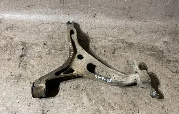 Mercedes-Benz ML W164 Front lower control arm/wishbone