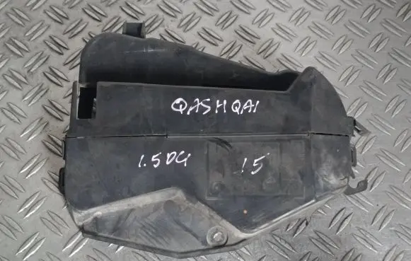 Nissan Qashqai Timing belt guard (cover) 135630596R