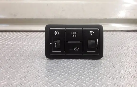 Hyundai i30 ESP (stability program) switch 