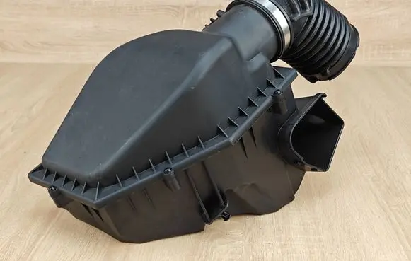 BMW 8 G16 Air filter box 8591831