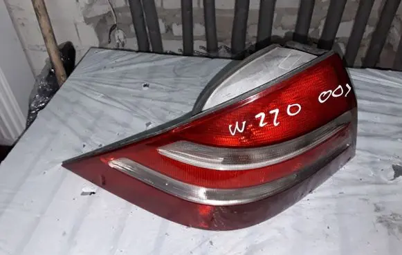 Mercedes-Benz S W220 Rear/tail lights A2208200164