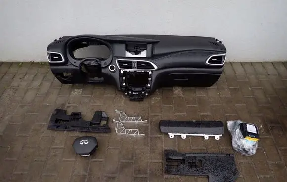 Infiniti Q30 Dashboard A1179008600