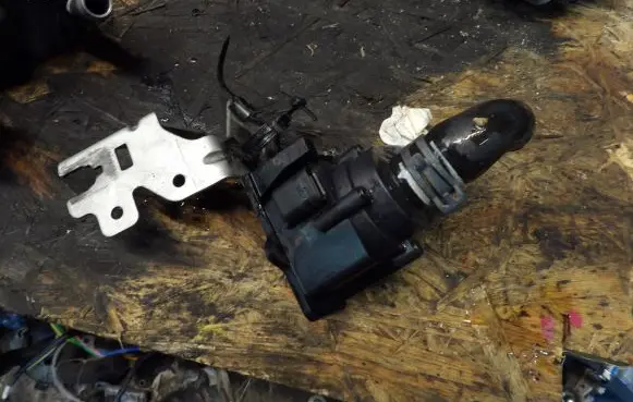 Audi A4 S4 B8 8K Electric auxiliary coolant/water pump 8K0965561A