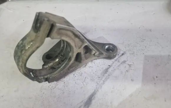 Renault Espace - Grand espace IV Driveshaft support bearing bracket 8200373073