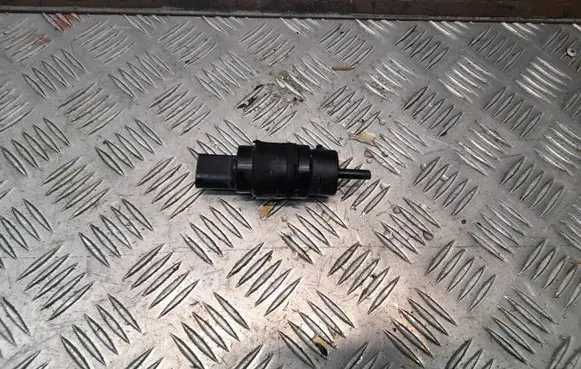 Audi A7 S7 4G Windscreen/windshield washer pump 8K5955647