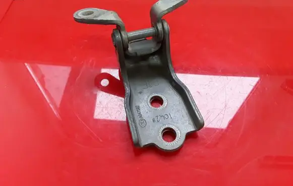 Opel Antara Front door upper hinge A047587 10L29