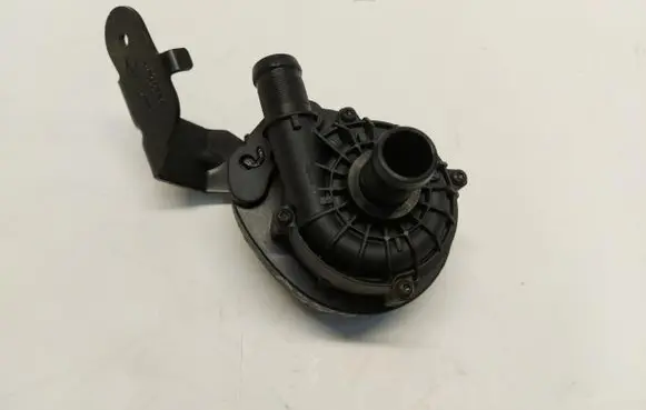 Renault Megane E-Tech Water pump 210101470R