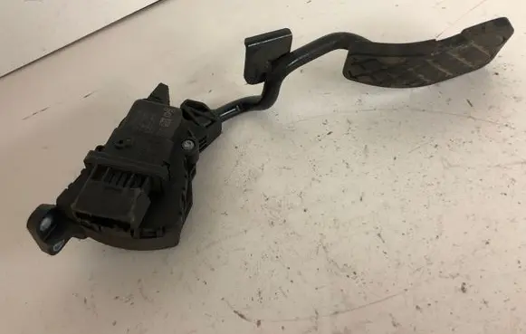 Audi A6 S6 C6 4F Accelerator throttle pedal 4F2721523