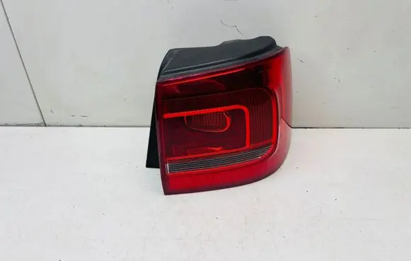Volkswagen Touran II Rear/tail lights 1T0945312C