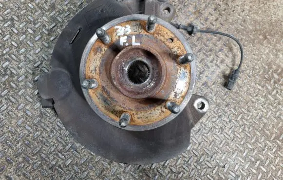 Cadillac Escalade Front wheel hub
