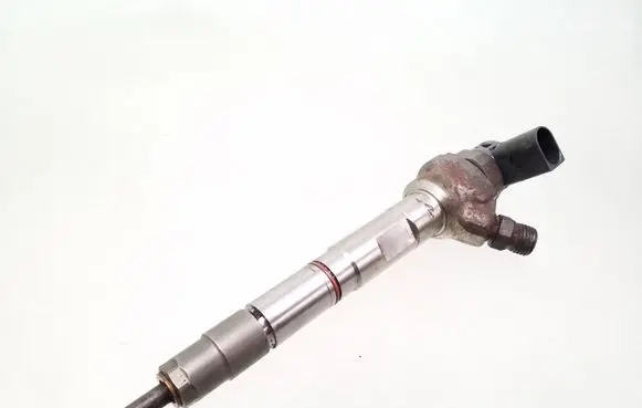 Audi A4 S4 B9 Fuel injector 0445110471 04L130277AE
