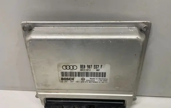 Audi A4 S4 B6 8E 8H Engine control unit/module 8E0907557F 0261207401
