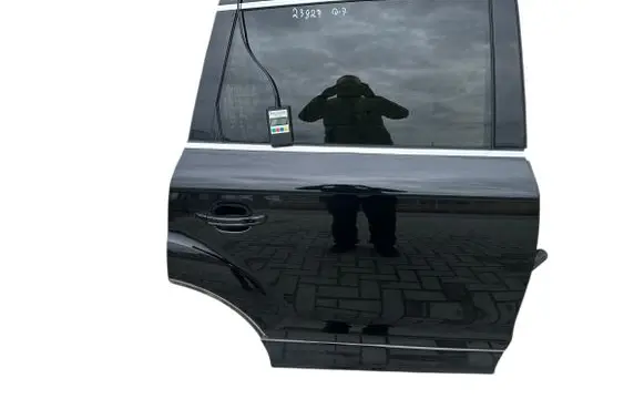 Audi Q7 4L Rear door
