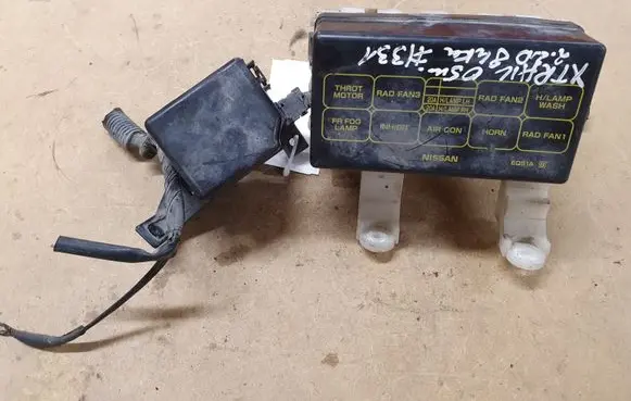 Nissan X-Trail T30 Fuse module EQ15A