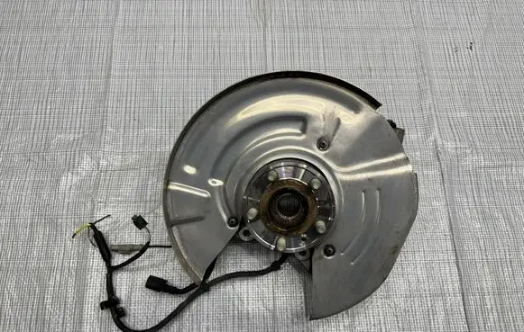 Jaguar F-Pace Rear wheel hub spindle/knuckle M8A25A970AB