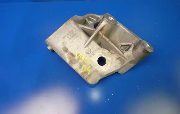 Volvo S90, V90 Engine mounting bracket 31430490