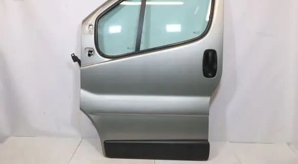 Opel Vivaro Front door 