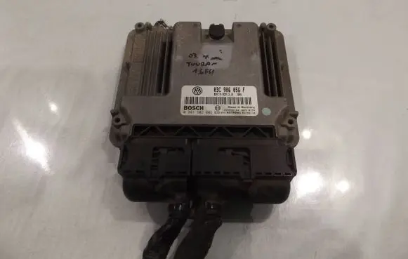 Volkswagen Touran I Engine control unit/module 03C906056F