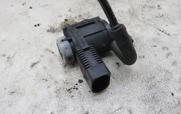 Audi A7 S7 4G Turbo solenoid valve KRIS235789