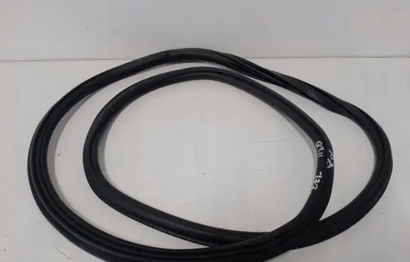 Audi Q3 F3 Rubber seal rear door 83F833721A