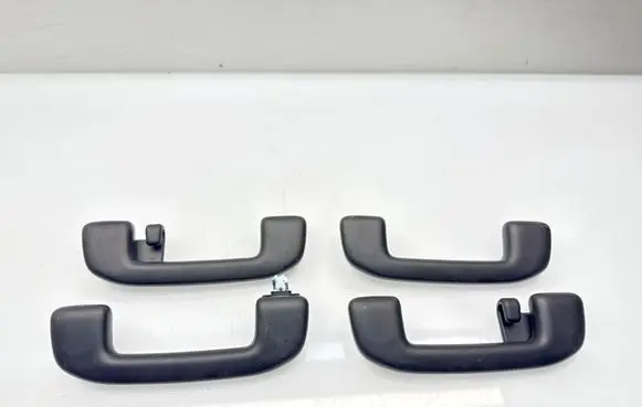 Toyota Yaris Cross A set of handles for the ceiling 74611H7040