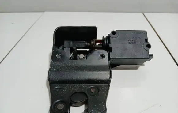 BMW 7 E65 E66 Tailgate/trunk/boot lock/catch/latch 7014870