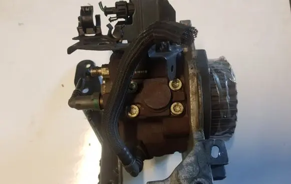 Ford Focus Fuel injection high pressure pump 0445010102