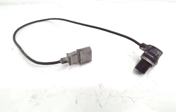 Audi A6 S6 C5 4B Crankshaft speed sensor 0261210218 078906433F
